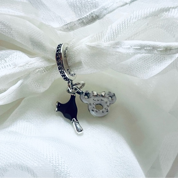 ✨NWOT Disney Donut & Ice Cream Charm ✨ - Picture 1 of 6